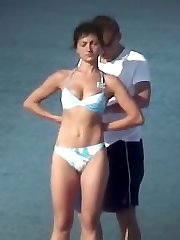 Excellent voyeur videos of naked beach girls and guys