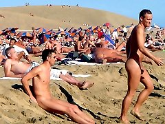 Real girls, men posing nude at the public beach