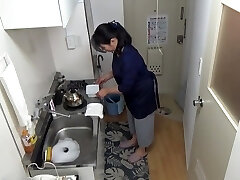 Married cleaning lady gets screwed