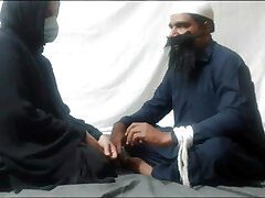 巴基斯坦Thurki巴巴吉再次性交的女人，谁来找他祈祷
