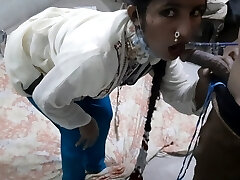 Indian maid Oral Pleasure, Desi kamwali bai ke sath house onner ki masti
