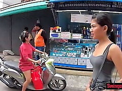 Petite amateur Chinese teen with her boyfriend out for lunch Petite amateur Chinese teen with her boyfriend out for lunch