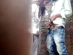 Indian desi school girl hook-up - full HD viral video