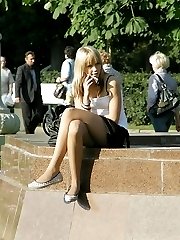 Random upskirt girls caught on cam