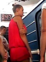 Free up skirt views of passing by chicks
