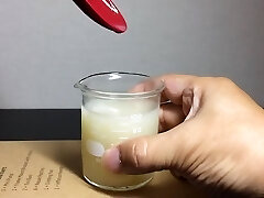 sperma in un bicchiere