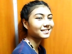 Thai angel does her superlatively great to make the lad jizm