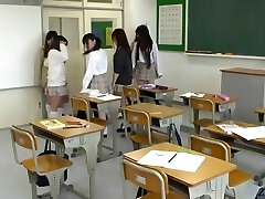 école japonaise de l'enfer avec facesitting extrême sous-titré