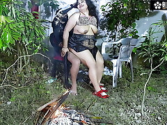 Moti aur Bade Dudhwali Sauteli Maa ko Bagiche me raat ko lejakar Sautele Bete Ne Ghapa Ghap Choda aur Muh me gira dala Moti aur Bade Dudhwali Sauteli Maa ko Bagiche me raat ko lejakar Sautele Bete Ne Ghapa Ghap Choda aur Muh me gira dala