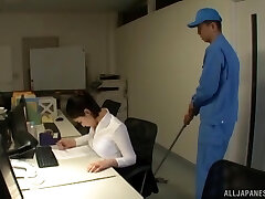 Japanese assistant Imanaga Sana stayed late in the office to shag