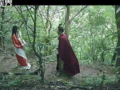 गलती से जाग उठा द्वारा एक सींग का बना हुआ एशियाई किशोरों की लड़की जबकि बंद मरोड़ते और पीओवी गलती से जाग उठा द्वारा एक सींग का बना हुआ एशियाई किशोरों की लड़की जबकि बंद मरोड़ते और पीओवी