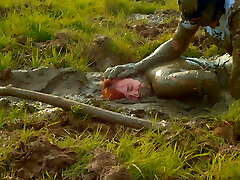 Lara Croft fucked in mud – Full Vid