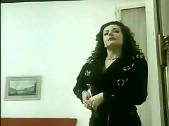 Mature brunette Jessica Rizzo in hardcore vintage ass fucking act