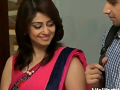 bombshell face sexy aunty