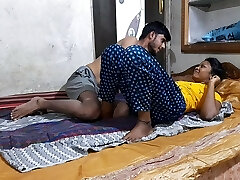 18 Year Old Indian Tamil Couple Fucking With Naughty Skinny Bang-out Guru Giving Love To GF