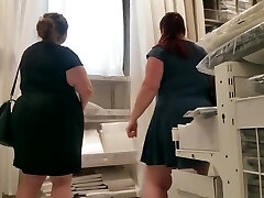 Two bbw phat ass white girls in dresses.