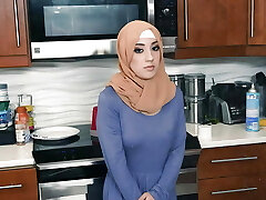 hijab hookup-la sexy fille du moyen-orient willow ryder prouve qu'elle n & # 39; était pas innocente du tout