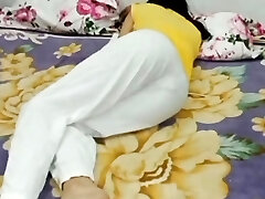 Indian Desi kar ko piche Jaa kar choda Indian Desi kar ko piche Jaa kar choda