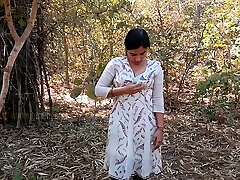Indian Bhabhi Flashing Boobs Getting Bare In Public Indian Bhabhi Flashing Boobs Getting Bare In Public