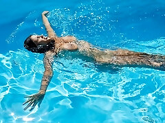 Big orbs Latina babe Yorgelis pleasure swimming Big orbs Latina babe Yorgelis pleasure swimming