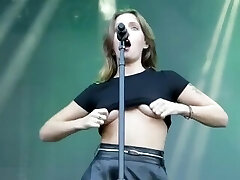 Tove Lo - Boobs Flash (normal speed and slow motion)