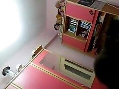 KIZI ODASINDA SIKIYOR BABASINDAN GIZLI