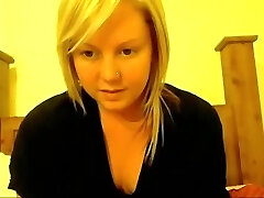 Blonde cam girl wildly masturbating her mouth-watering pussy Blonde cam girl wildly masturbating her mouth-watering pussy