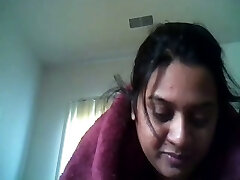 Livecam视频聊天与印度阿姨闪烁她的大奶