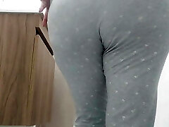 Recording my stepsister's monstrous ass in the bathroom