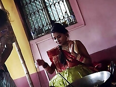 dewar bhabhi, sudipa bhabhi ko dewar ne kele ke bagiche me le jakar dewar ne khub choda chasma daal ke (hindi audio )