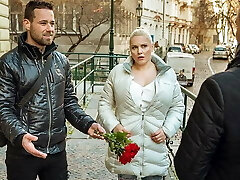 HUNT4K. Steaming blonde with big hooters satisfies hunter