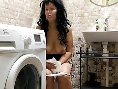 milf is not shy when they look at her in the toilet and asks for sex in her ass and cum in buttfuck
