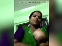 Mallu aunty Showing Breasts to Nephew Boyfriend Affair