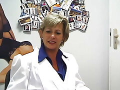 boss secretly sucking dick of her employee