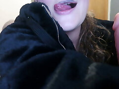 Spectacular white woman does a fantastic blowjob while smoking