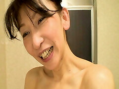 Behharter Asiatin laeuft die Muschi aus Behharter Asiatin laeuft die Muschi aus