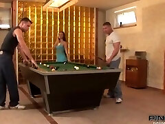 je viens d'avoir un trio incroyable dans la salle de billard!