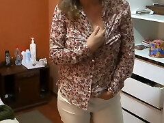 My wife's step-sister wants to fuck and starts showing off