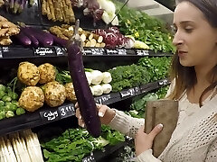 Babe demonstrating on the golf course and in the grocery supermarket