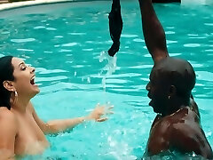 Smooth interracial drilling by the pool makes Marishax moan