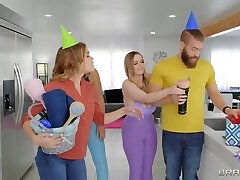 Smashing My Red-hot Lesbian Roommates