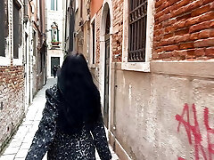Eva fucks a stranger in Venice and lets him cum on her orbs