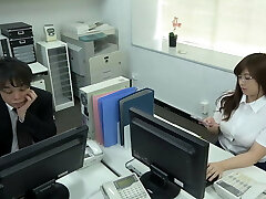 Seizing the Weakness of a Power-Harassing Female Manager... Seizing the Weakness of a Power-Harassing Female Manager...