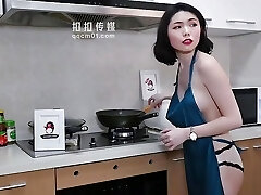 Asian busty mom has sex with sonnie