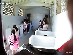 japanese girls go to toilet.306