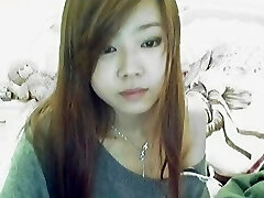 china gute girl on webcam flash for her boyfriend