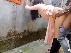 लंबे समय के बाद विश्वविद्यालय के पीछे की ओर विश्वविद्यालय के दोस्त के साथ मिलने और मज़ा आ रहा है लंबे समय के बाद विश्वविद्यालय के पीछे की ओर विश्वविद्यालय के दोस्त के साथ मिलने और मज़ा आ रहा है