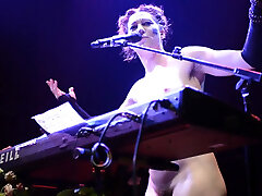 Nude Celebrities - Bare Musicians vol 2