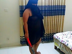 Padose Ladake Ne Chudai Ki Jabki Tamil Muslim Aunty Ne Warm Sundress Mein Ghar Mein Jhado Lagae - Hindi Audio (Tamil Fuck-fest)