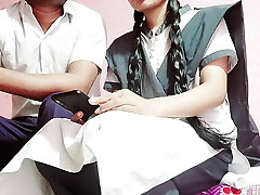 देसी कॉलेज के लडकी को ट्यूशन के बहाने टीचर ने चोड दिया